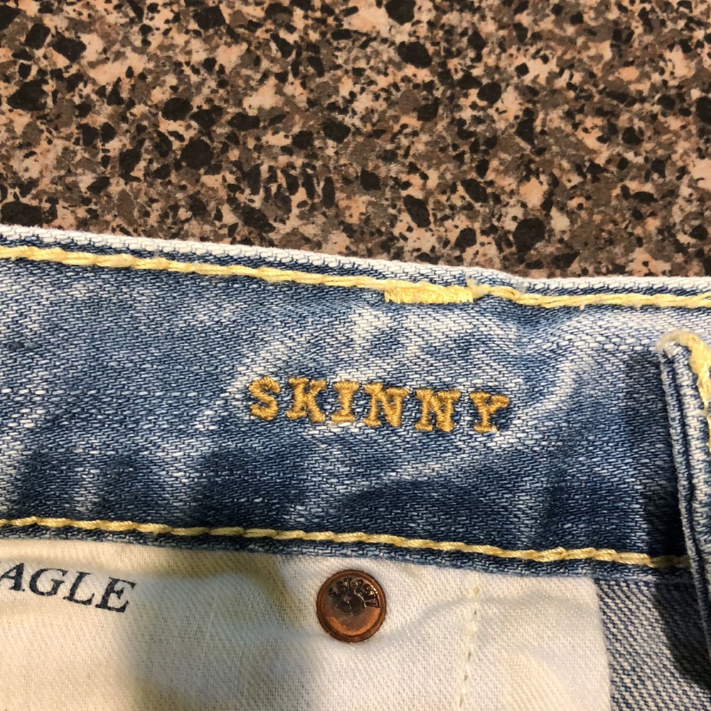 AEO Blue Jeans Skinny Distressed Size 32x30 - Picture 4 of 11